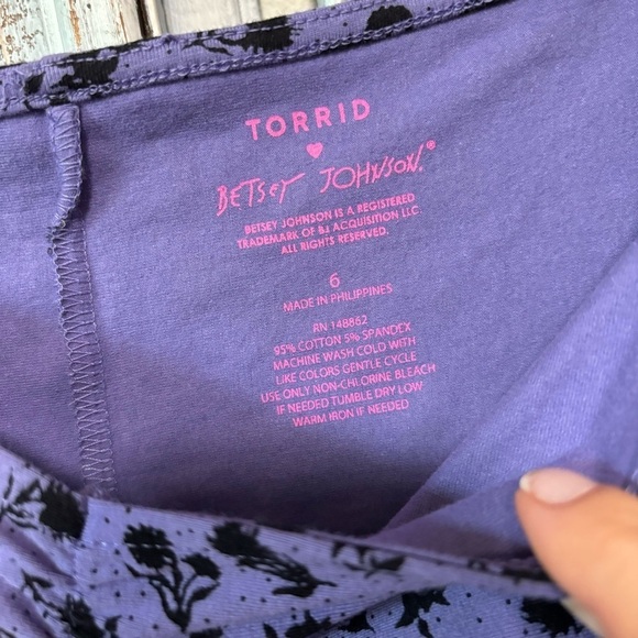 Torrid Betsey Johnson Mini Foxy Ruched Black Floral Purple Cotton Dress NWOT 6X - Picture 9 of 11
